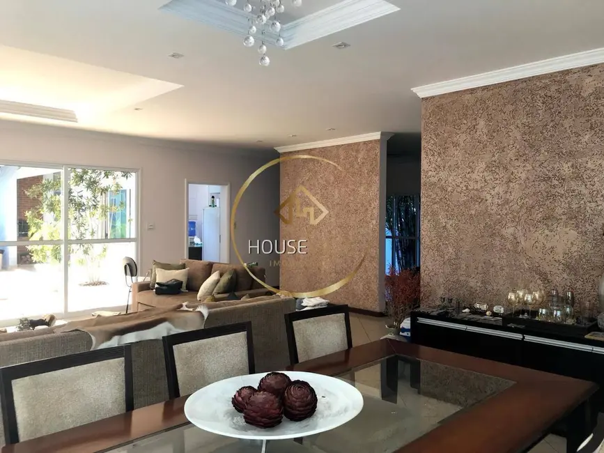 Casa de Condomínio com 4 quartos para alugar, 328m2 em Jardim Altos de Santana I, Jacarei - SP - imagem 7 Foto 7 de Casa de Condomínio com 4 quartos para alugar, 328m2 em Jardim Altos de Santana I, Jacarei - SP