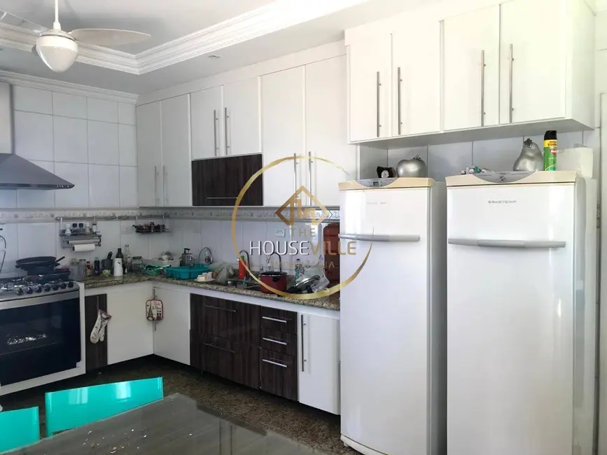 Casa de Condomínio com 4 quartos para alugar, 328m2 em Jardim Altos de Santana I, Jacarei - SP - imagem 8 Foto 8 de Casa de Condomínio com 4 quartos para alugar, 328m2 em Jardim Altos de Santana I, Jacarei - SP