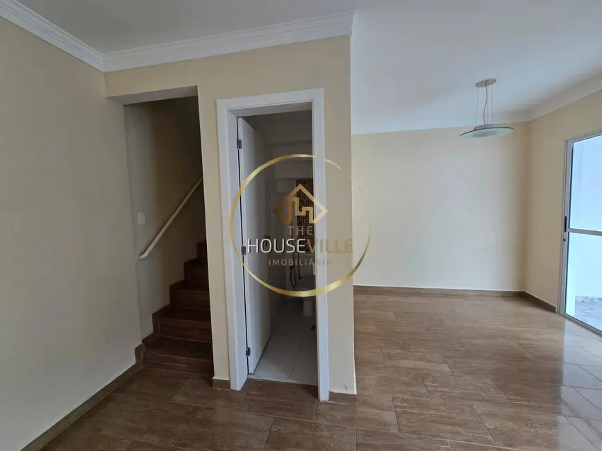 Casa de Condomínio com 3 quartos para alugar, 140m2 em Loteamento Villa Branca, Jacarei - SP - imagem 2 Foto 2 de Casa de Condomínio com 3 quartos para alugar, 140m2 em Loteamento Villa Branca, Jacarei - SP