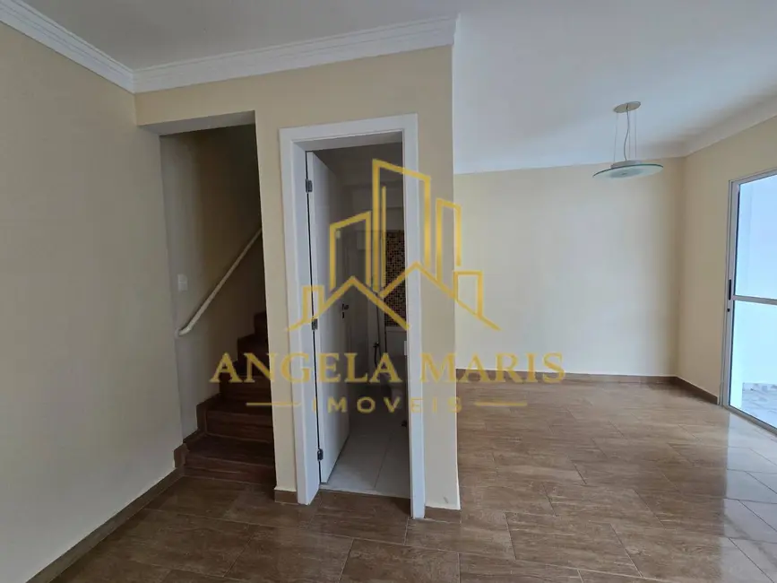 Foto 3 de Casa de Condomínio com 3 quartos para alugar, 140m2 em Loteamento Villa Branca, Jacarei - SP