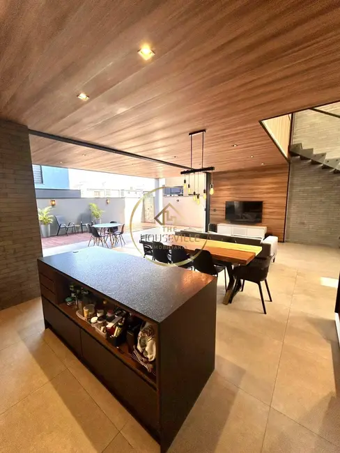 Casa de Condomínio com 3 quartos à venda, 216m2 em Sao Jose Dos Campos - SP - imagem 3 Foto 3 de Casa de Condomínio com 3 quartos à venda, 216m2 em Sao Jose Dos Campos - SP