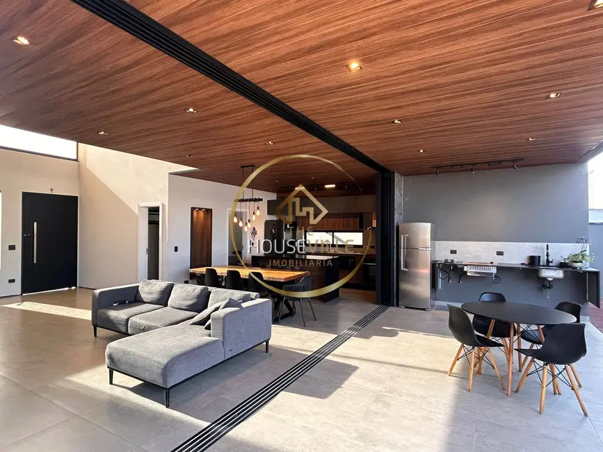 Casa de Condomínio com 3 quartos à venda, 216m2 em Sao Jose Dos Campos - SP - imagem 2 Foto 2 de Casa de Condomínio com 3 quartos à venda, 216m2 em Sao Jose Dos Campos - SP