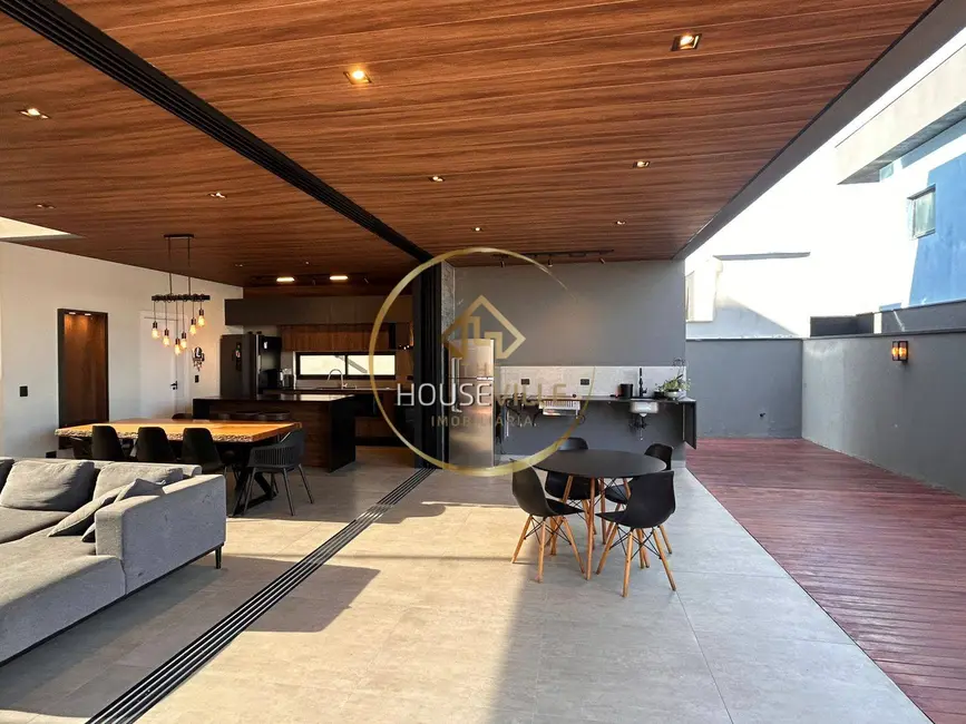 Casa de Condomínio com 3 quartos à venda, 216m2 em Sao Jose Dos Campos - SP - imagem 4 Foto 4 de Casa de Condomínio com 3 quartos à venda, 216m2 em Sao Jose Dos Campos - SP