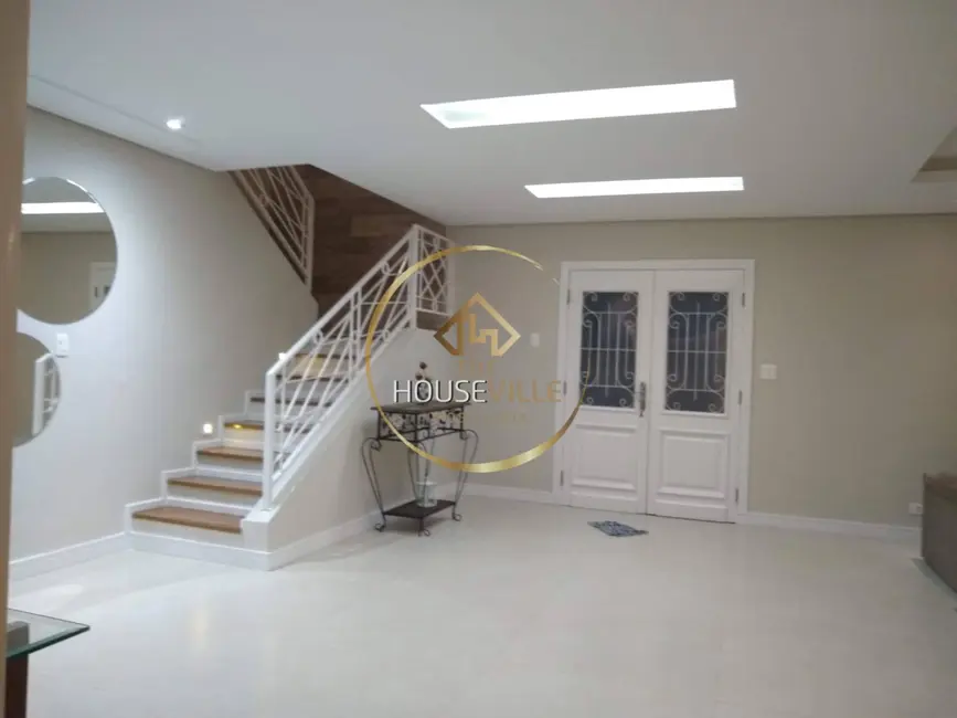 Casa de Condomínio com 5 quartos à venda e para alugar, 300m2 em Jardim Santa Maria, Jacarei - SP - imagem 7 Foto 7 de Casa de Condomínio com 5 quartos à venda e para alugar, 300m2 em Jardim Santa Maria, Jacarei - SP