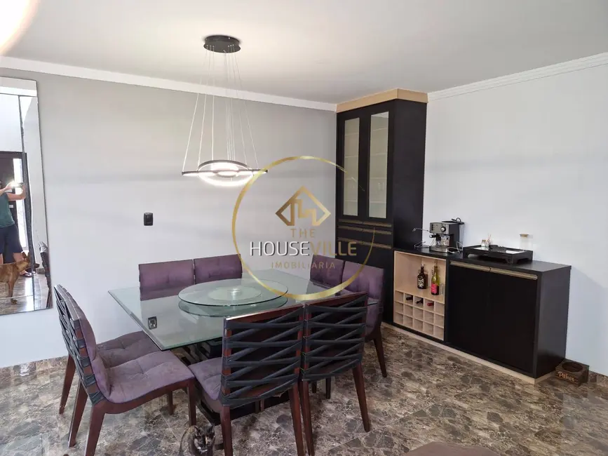 Foto 7 de Casa de Condomínio com 4 quartos à venda, 250m2 em Jardim Jacinto, Jacarei - SP