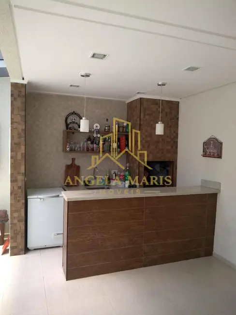Casa com 3 quartos à venda, 110m2 em Sao Jose Dos Campos - SP - imagem 4 Foto 4 de Casa com 3 quartos à venda, 110m2 em Sao Jose Dos Campos - SP