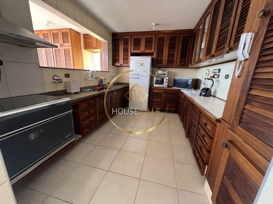 Apartamento com 3 quartos para alugar, 200m2 em Sao Jose Dos Campos - SP - imagem 4 Foto 4 de Apartamento com 3 quartos para alugar, 200m2 em Sao Jose Dos Campos - SP