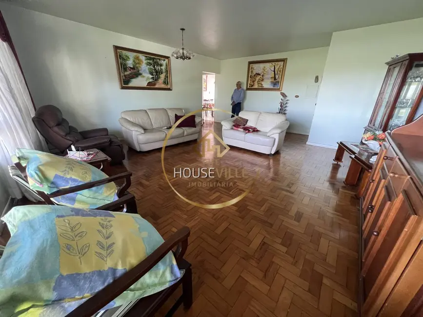 Apartamento com 3 quartos para alugar, 200m2 em Sao Jose Dos Campos - SP - imagem 6 Foto 6 de Apartamento com 3 quartos para alugar, 200m2 em Sao Jose Dos Campos - SP