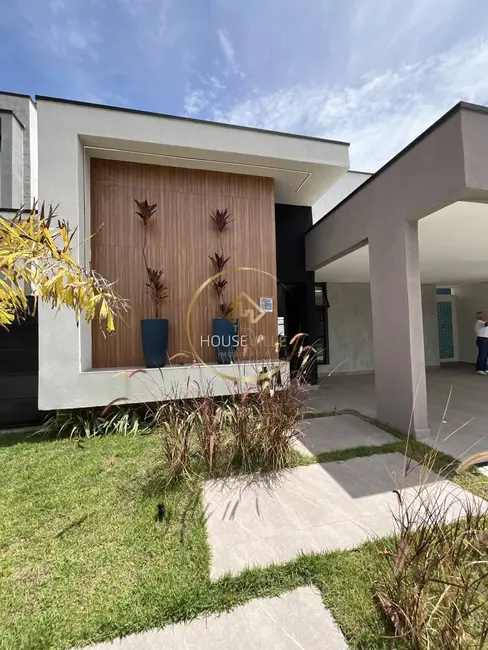 Foto 1 de Casa de Condomínio com 3 quartos à venda, 176m2 em Tremembe - SP