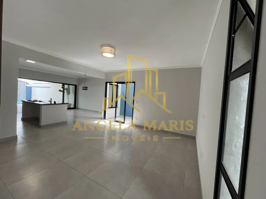 Foto 3 de Casa de Condomínio com 3 quartos à venda, 176m2 em Tremembe - SP