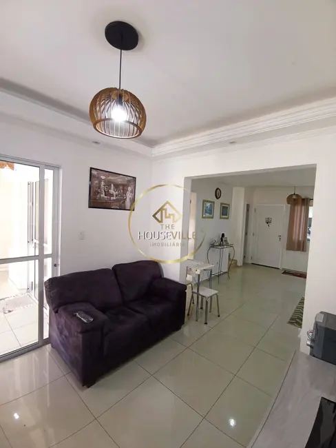 Casa de Condomínio com 2 quartos à venda, 149m2 em Condomínio Residence Club, Jacarei - SP - imagem 4 Foto 4 de Casa de Condomínio com 2 quartos à venda, 149m2 em Condomínio Residence Club, Jacarei - SP