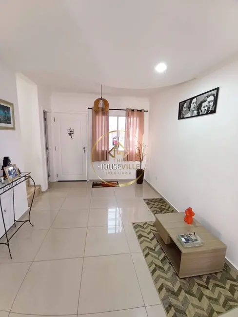 Casa de Condomínio com 2 quartos à venda, 149m2 em Condomínio Residence Club, Jacarei - SP - imagem 3 Foto 3 de Casa de Condomínio com 2 quartos à venda, 149m2 em Condomínio Residence Club, Jacarei - SP