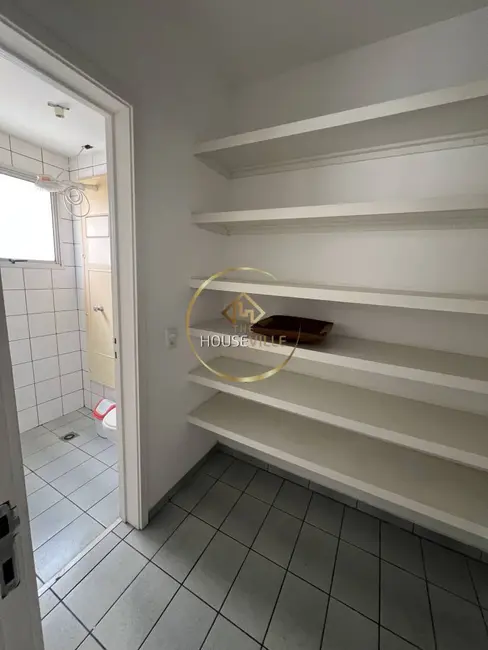 Apartamento com 4 quartos para alugar, 124m2 em Sao Jose Dos Campos - SP - imagem 8 Foto 8 de Apartamento com 4 quartos para alugar, 124m2 em Sao Jose Dos Campos - SP