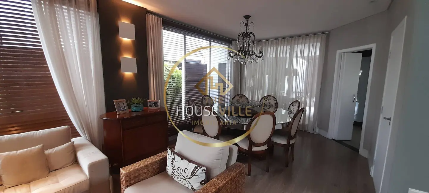 Casa de Condomínio com 3 quartos à venda, 220m2 em Sao Jose Dos Campos - SP - imagem 8 Foto 8 de Casa de Condomínio com 3 quartos à venda, 220m2 em Sao Jose Dos Campos - SP