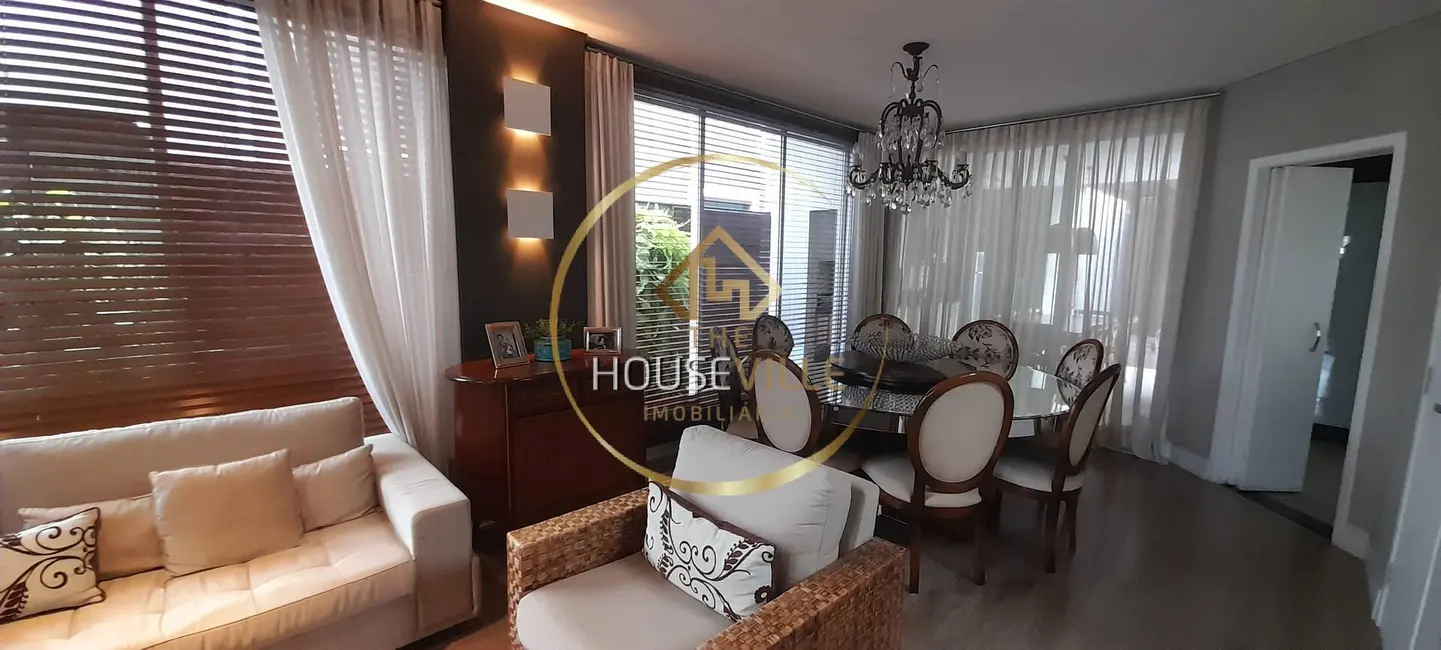 Casa de Condomínio com 3 quartos à venda, 220m2 em Sao Jose Dos Campos - SP - imagem 7 Foto 7 de Casa de Condomínio com 3 quartos à venda, 220m2 em Sao Jose Dos Campos - SP