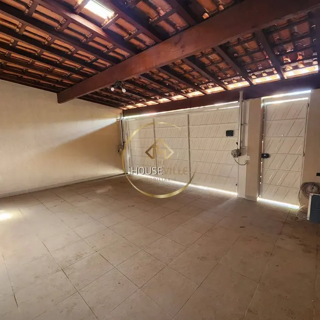 Foto 4 de Casa com 3 quartos à venda, 220m2 em Loteamento Villa Branca, Jacarei - SP