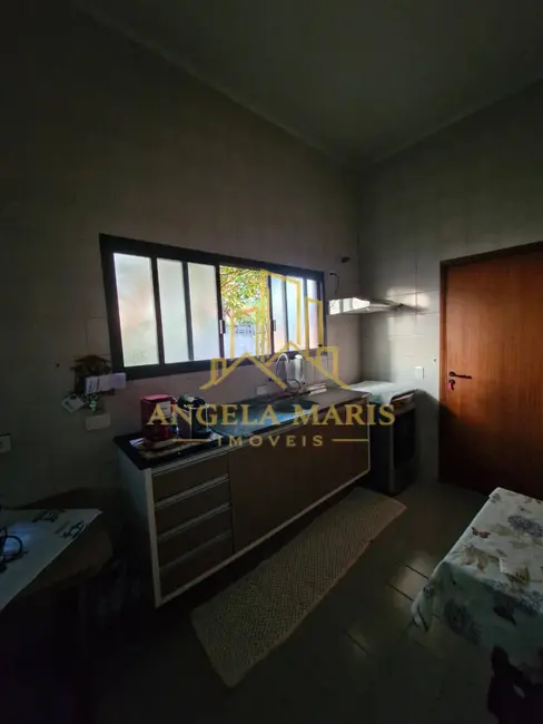 Casa com 3 quartos à venda, 110m2 em Sao Jose Dos Campos - SP - imagem 4 Foto 4 de Casa com 3 quartos à venda, 110m2 em Sao Jose Dos Campos - SP