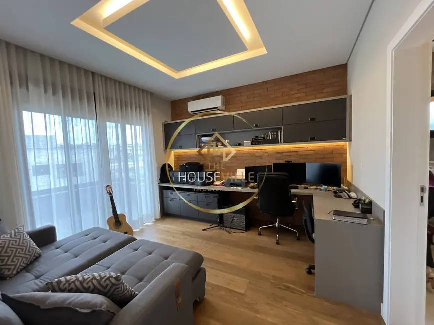 Foto 1 de Casa de Condomínio com 4 quartos à venda, 369m2 em Sao Jose Dos Campos - SP