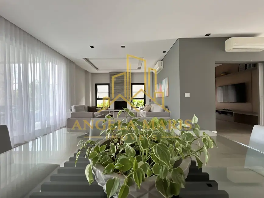Casa de Condomínio com 4 quartos à venda, 369m2 em Sao Jose Dos Campos - SP - imagem 5 Foto 5 de Casa de Condomínio com 4 quartos à venda, 369m2 em Sao Jose Dos Campos - SP