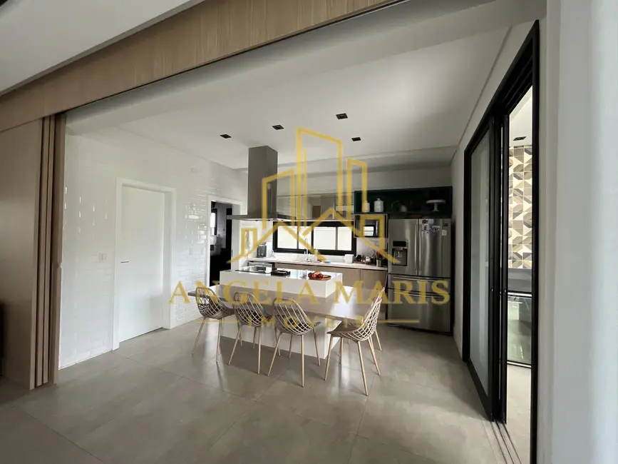 Casa de Condomínio com 4 quartos à venda, 369m2 em Sao Jose Dos Campos - SP - imagem 8 Foto 8 de Casa de Condomínio com 4 quartos à venda, 369m2 em Sao Jose Dos Campos - SP