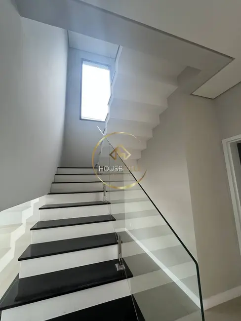 Foto 4 de Casa com 4 quartos à venda, 270m2 em Sao Jose Dos Campos - SP