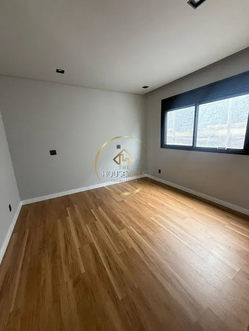 Foto 9 de Casa com 4 quartos à venda e para alugar em Sao Jose Dos Campos - SP