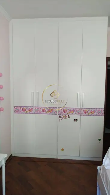 Casa com 3 quartos à venda, 250m2 em Sao Jose Dos Campos - SP - imagem 6 Foto 6 de Casa com 3 quartos à venda, 250m2 em Sao Jose Dos Campos - SP