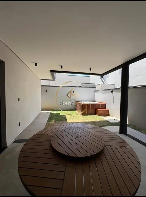 Foto 3 de Casa de Condomínio com 4 quartos à venda, 250m2 em Sao Jose Dos Campos - SP