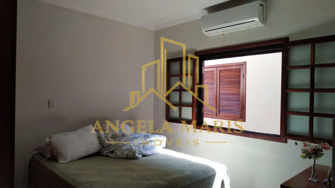 Foto 9 de Casa de Condomínio com 3 quartos à venda, 250m2 em Sao Jose Dos Campos - SP