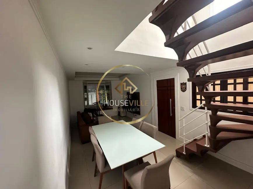 Sobrado com 3 quartos à venda, 125m2 em Sao Jose Dos Campos - SP - imagem 2 Foto 2 de Sobrado com 3 quartos à venda, 125m2 em Sao Jose Dos Campos - SP