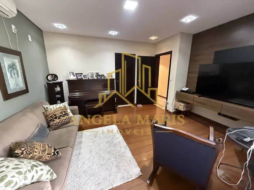 Foto 7 de Casa de Condomínio com 4 quartos à venda, 270m2 em Jardim Maria Cândida, Cacapava - SP
