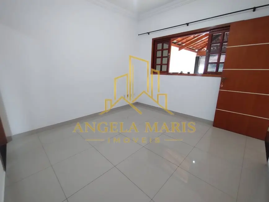 Foto 4 de Casa com 3 quartos à venda, 150m2 em Sao Jose Dos Campos - SP