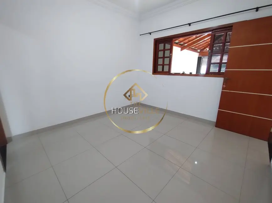 Casa com 3 quartos à venda, 150m2 em Sao Jose Dos Campos - SP - imagem 4 Foto 4 de Casa com 3 quartos à venda, 150m2 em Sao Jose Dos Campos - SP