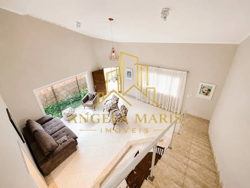 Foto 2 de Casa com 5 quartos à venda, 215m2 em Sao Jose Dos Campos - SP