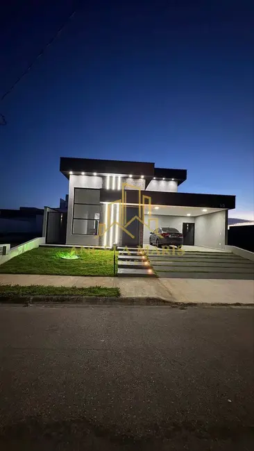 Foto 1 de Casa de Condomínio com 4 quartos à venda, 185m2 em Cacapava - SP