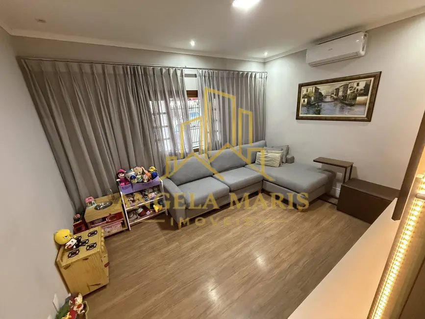 Casa com 2 quartos à venda, 80m2 em Sao Jose Dos Campos - SP - imagem 3 Foto 3 de Casa com 2 quartos à venda, 80m2 em Sao Jose Dos Campos - SP