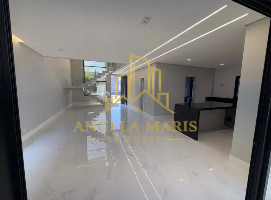 Foto 4 de Casa de Condomínio com 3 quartos à venda, 300m2 em Cacapava - SP