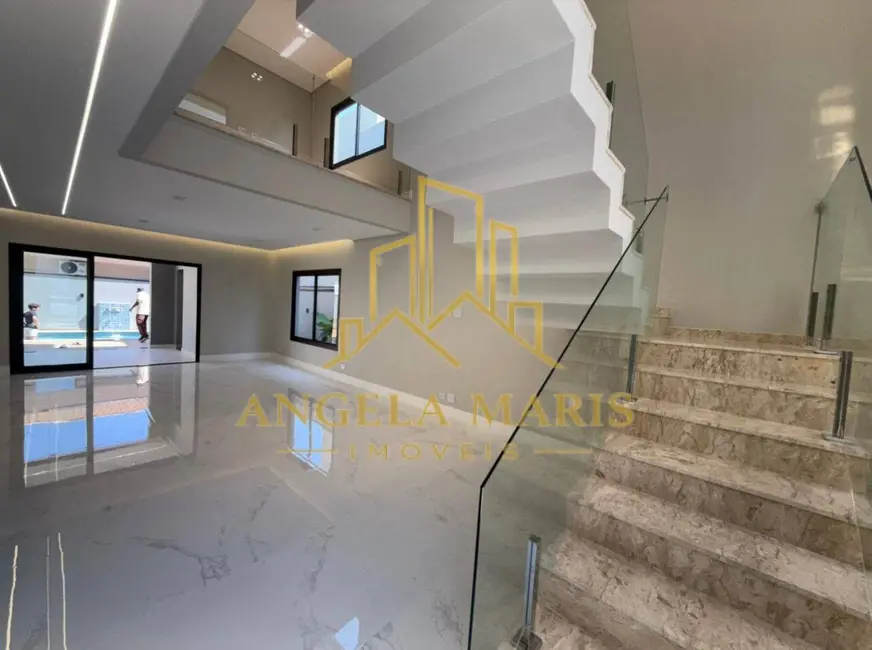 Foto 2 de Casa de Condomínio com 3 quartos à venda, 300m2 em Cacapava - SP