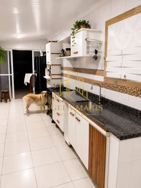 Casa de Condomínio com 3 quartos à venda, 180m2 em Residencial Santa Paula, Jacarei - SP - imagem 3 Foto 3 de Casa de Condomínio com 3 quartos à venda, 180m2 em Residencial Santa Paula, Jacarei - SP