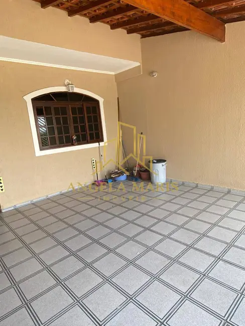 Casa com 3 quartos à venda, 140m2 em Sao Jose Dos Campos - SP - imagem 2 Foto 2 de Casa com 3 quartos à venda, 140m2 em Sao Jose Dos Campos - SP