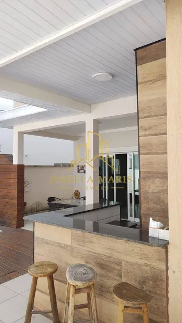 Casa de Condomínio com 3 quartos à venda, 234m2 em Loteamento Villa Branca, Jacarei - SP - imagem 3 Foto 3 de Casa de Condomínio com 3 quartos à venda, 234m2 em Loteamento Villa Branca, Jacarei - SP