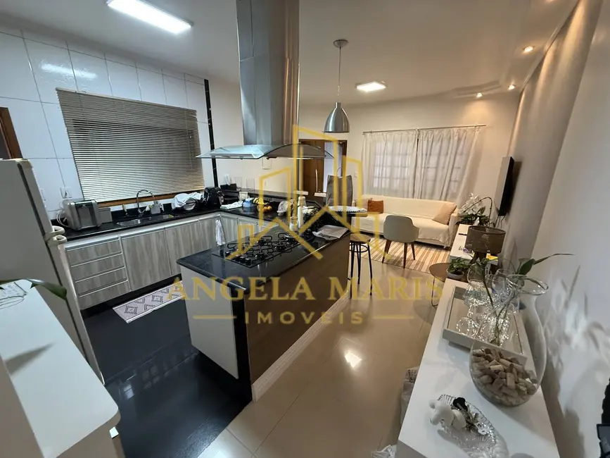 Foto 3 de Casa com 3 quartos à venda, 80m2 em Sao Jose Dos Campos - SP