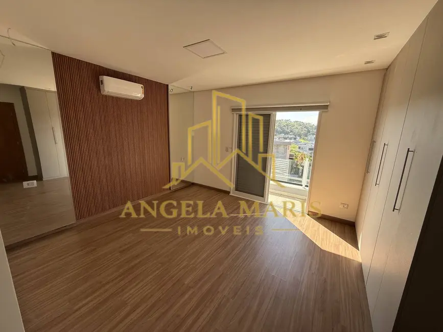 Casa de Condomínio com 4 quartos à venda, 240m2 em Sao Jose Dos Campos - SP - imagem 9 Foto 9 de Casa de Condomínio com 4 quartos à venda, 240m2 em Sao Jose Dos Campos - SP