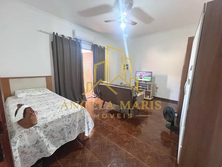 Casa à venda em Sao Jose Dos Campos - SP - imagem 5 Foto 5 de Casa à venda em Sao Jose Dos Campos - SP