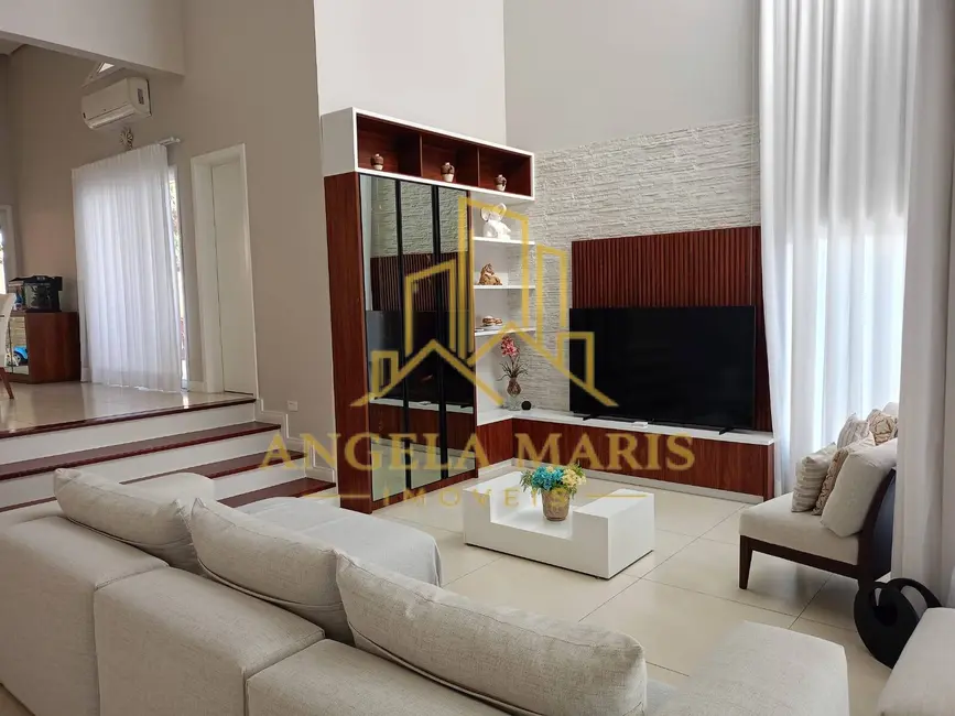 Foto 1 de Casa de Condomínio com 4 quartos à venda, 400m2 em Rio Comprido, Jacarei - SP