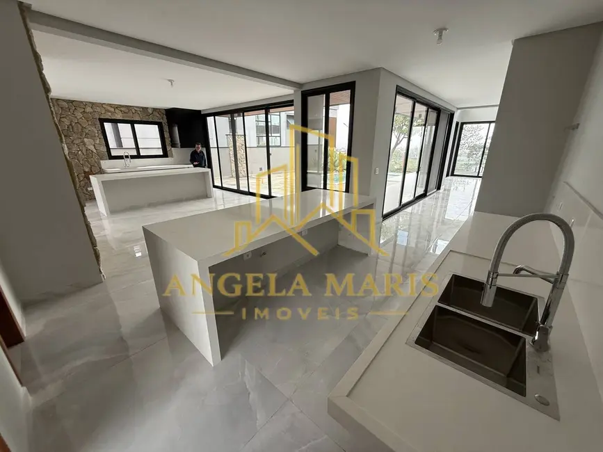 Casa de Condomínio com 5 quartos à venda, 490m2 em Sao Jose Dos Campos - SP - imagem 8 Foto 8 de Casa de Condomínio com 5 quartos à venda, 490m2 em Sao Jose Dos Campos - SP
