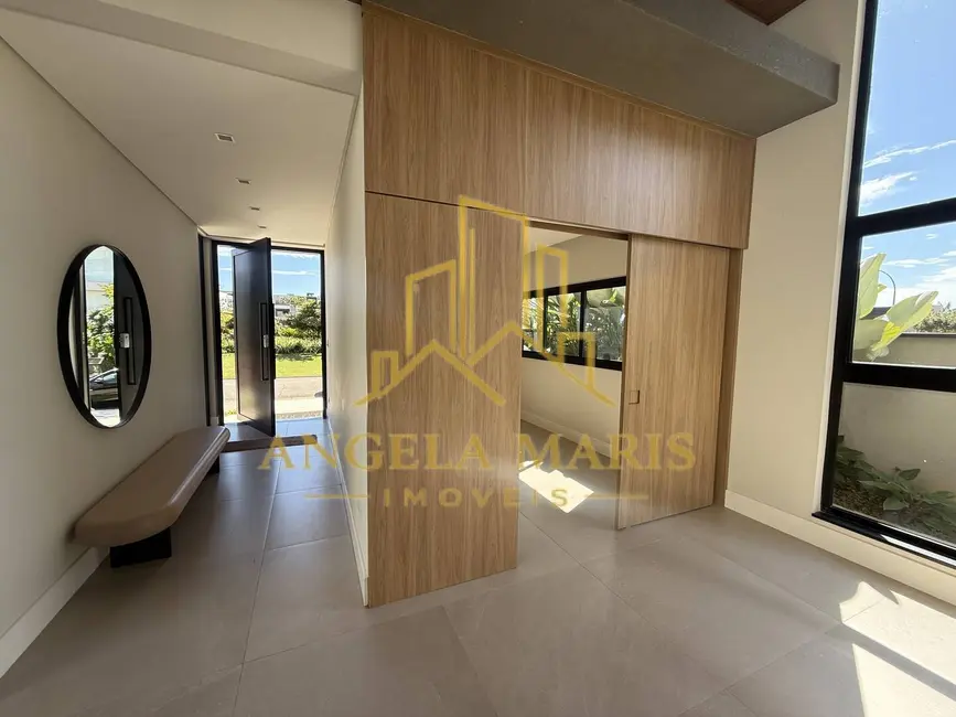Casa de Condomínio com 4 quartos à venda, 390m2 em Sao Jose Dos Campos - SP - imagem 3 Foto 3 de Casa de Condomínio com 4 quartos à venda, 390m2 em Sao Jose Dos Campos - SP