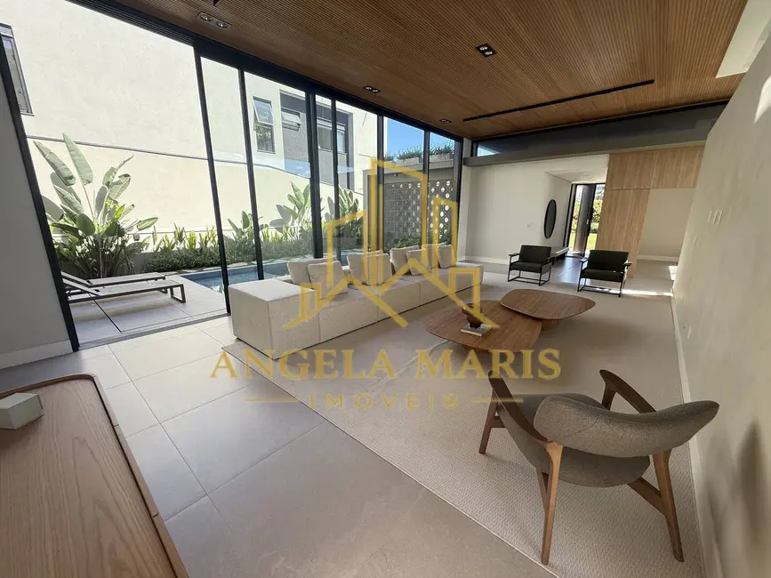 Casa de Condomínio com 4 quartos à venda, 390m2 em Sao Jose Dos Campos - SP - imagem 4 Foto 4 de Casa de Condomínio com 4 quartos à venda, 390m2 em Sao Jose Dos Campos - SP