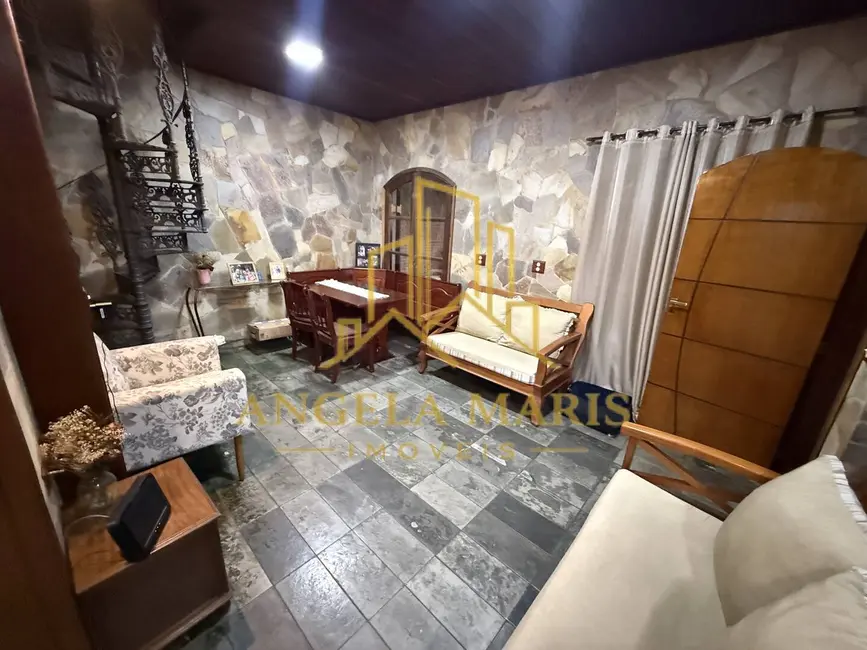 Casa com 4 quartos à venda, 245m2 em Sao Jose Dos Campos - SP - imagem 3 Foto 3 de Casa com 4 quartos à venda, 245m2 em Sao Jose Dos Campos - SP