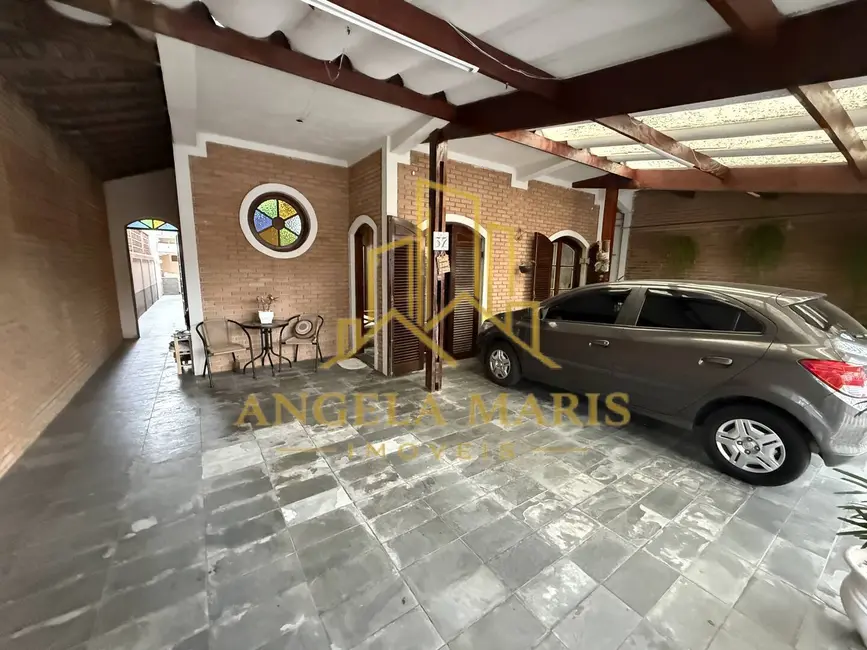 Casa com 4 quartos à venda, 245m2 em Sao Jose Dos Campos - SP - imagem 1 Foto 1 de Casa com 4 quartos à venda, 245m2 em Sao Jose Dos Campos - SP